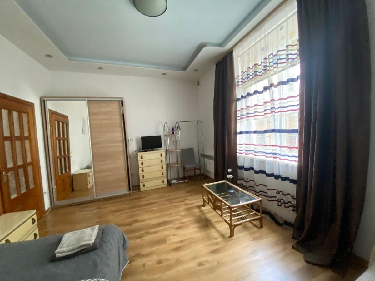 Pid Vysokym Zamkom Lviv Ngoại thất bức ảnh